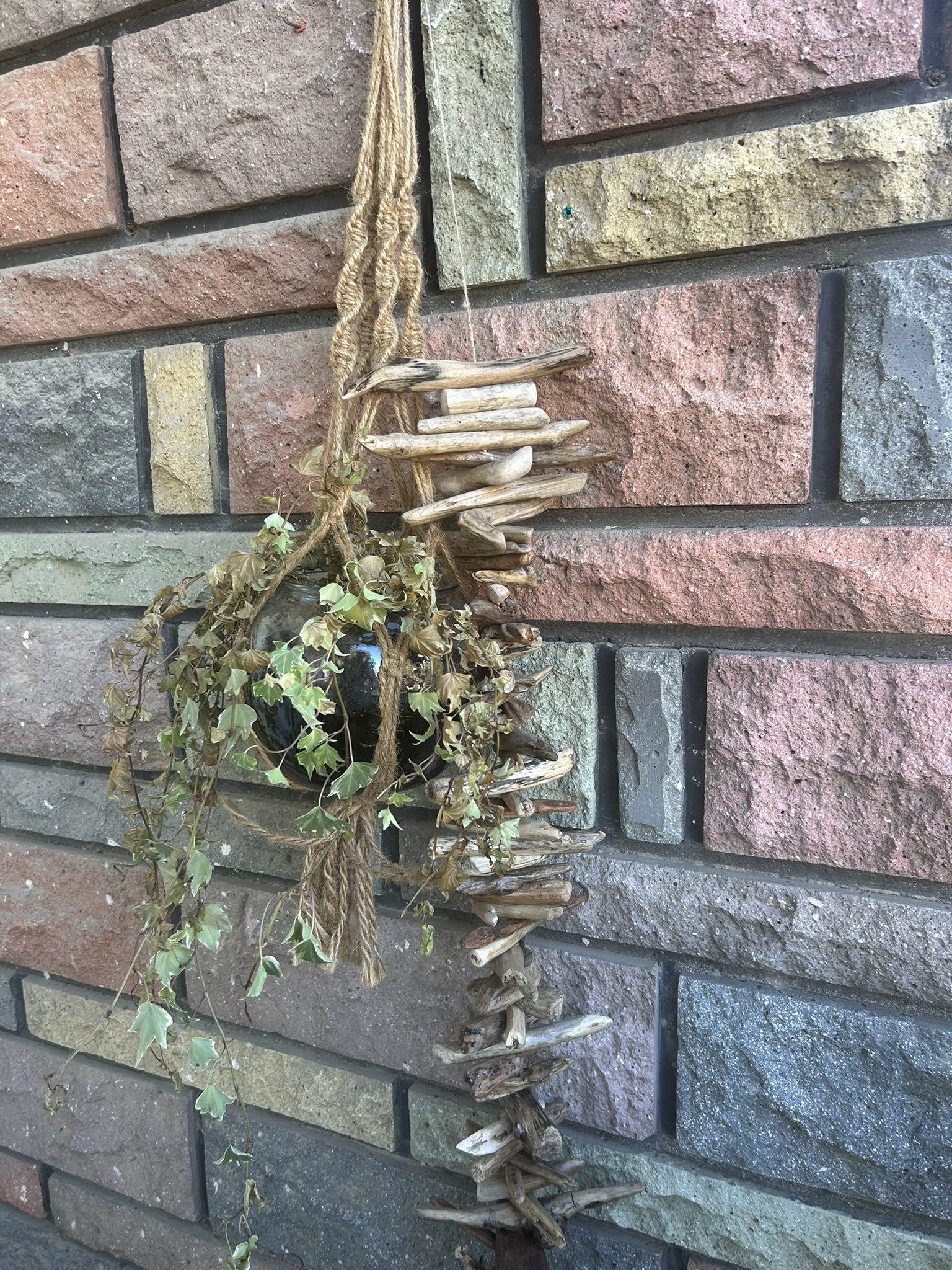 guirlande artisanale en bois flotté faite sur mesure pièce unique