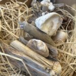 Création bois flotté artisanale pour décoration intérieure avec bougie et guirlande